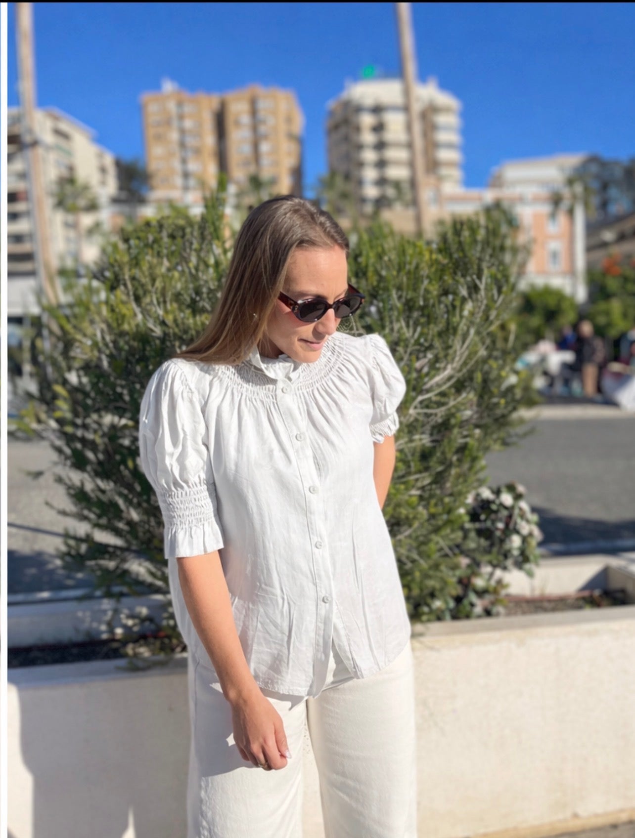 Blusa cuello engomado blanca