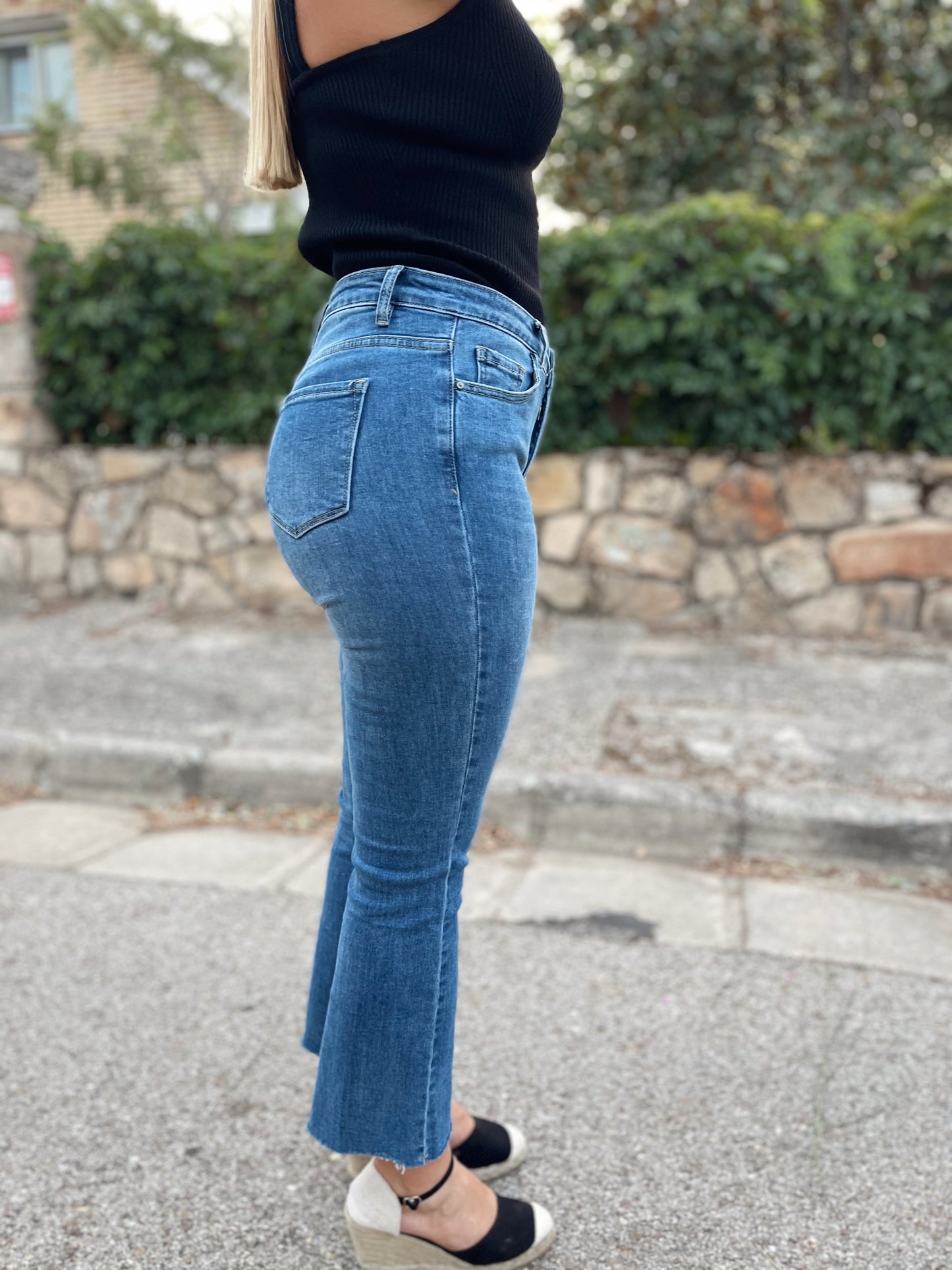 Pantalón vaquero tiro alto slim