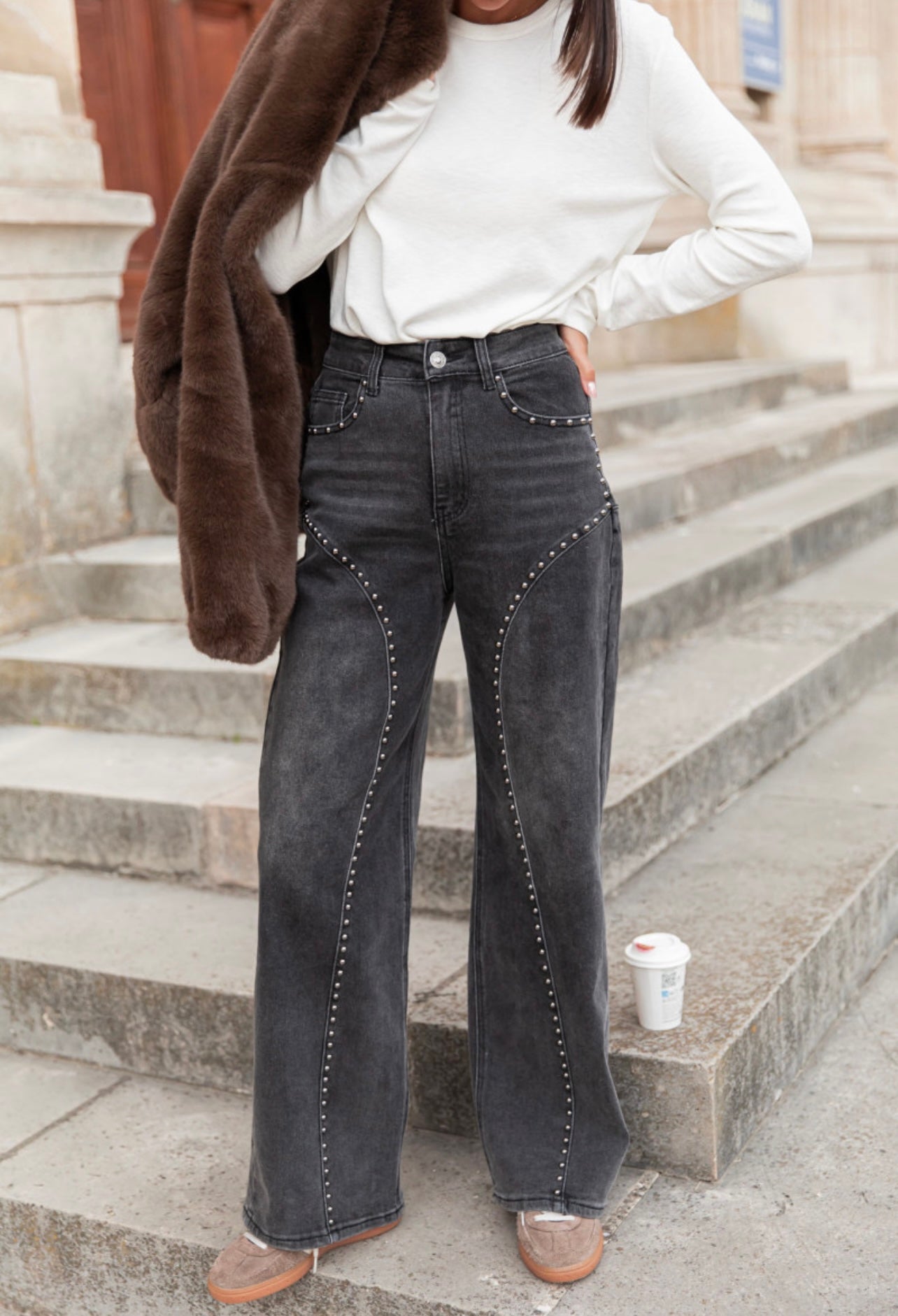 Pantalón vaquero tachuelas elástico