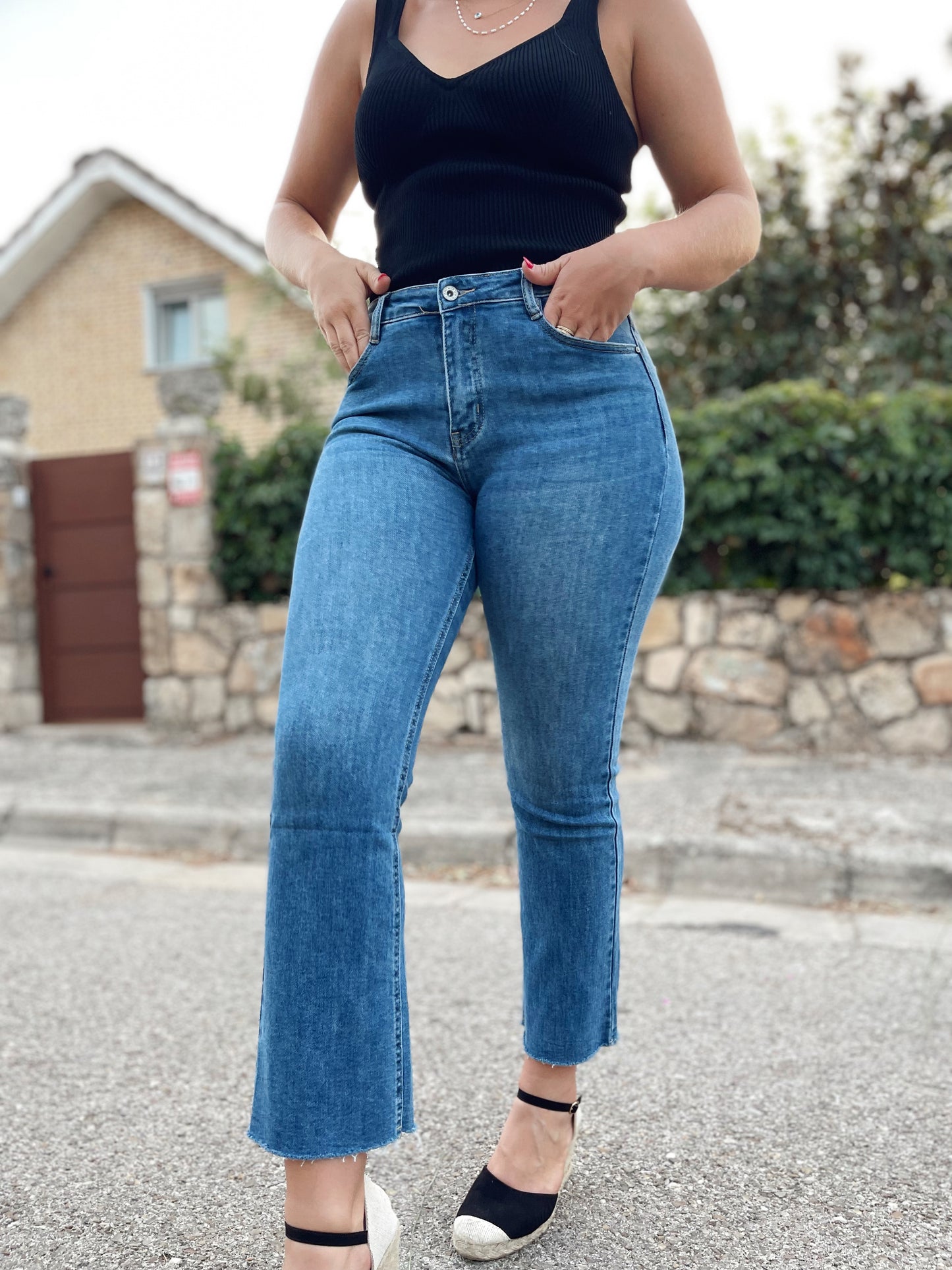 Pantalón vaquero tiro alto slim