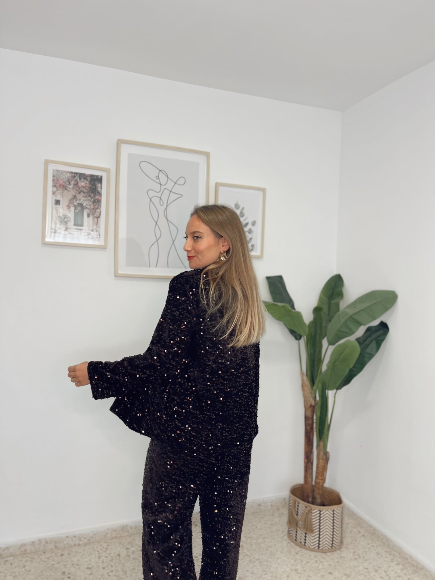 Conjunto terciopelo lentejuelas marron (chaqueta y pantalón)