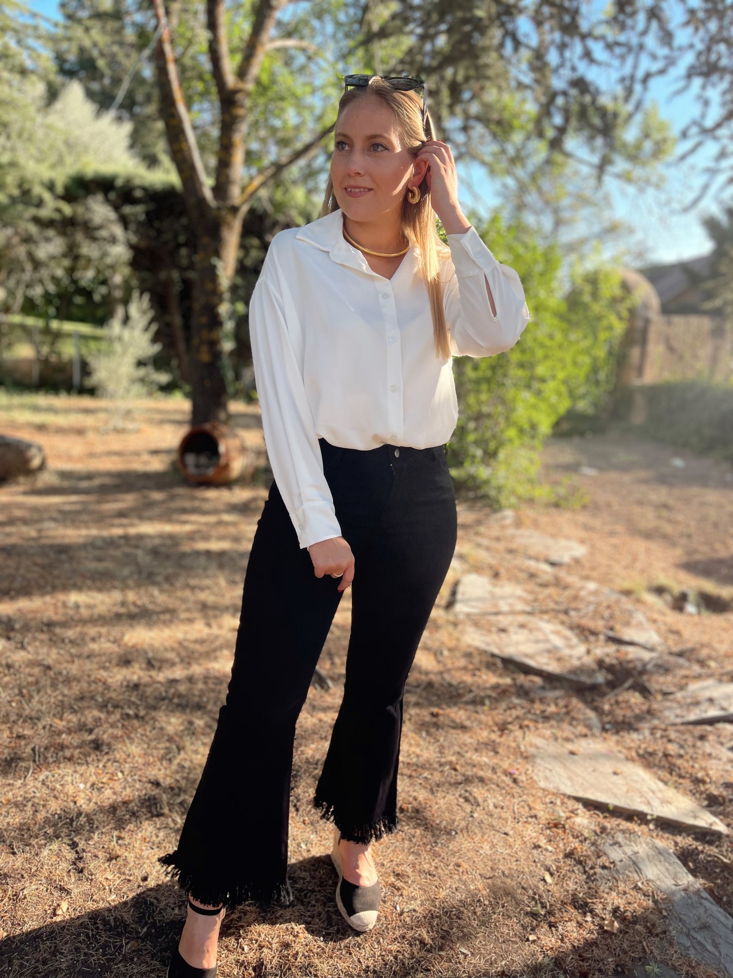 Pantalon negro desflecado