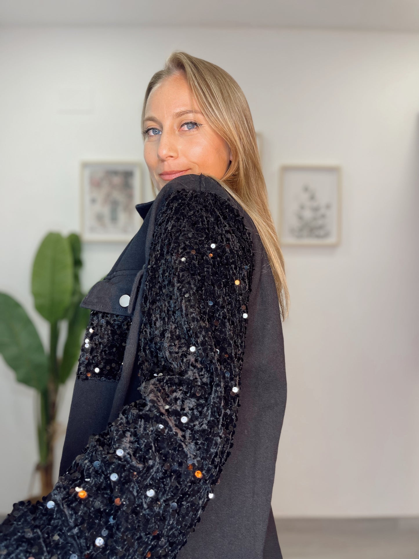 Chaqueta lentejuelas negra