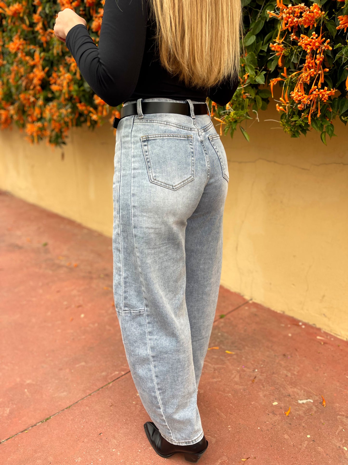 Pantalon Vaquero Barrell elástico