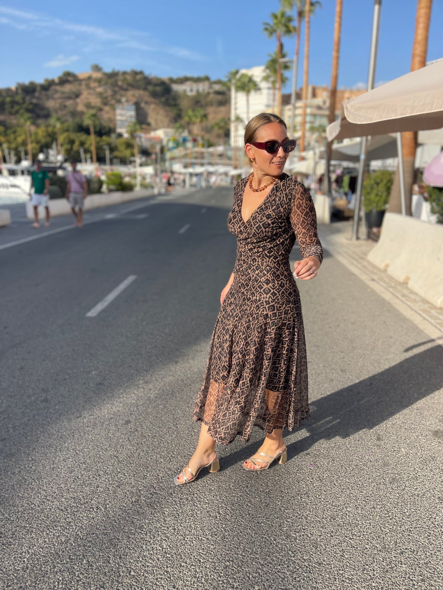Vestido tul marrón