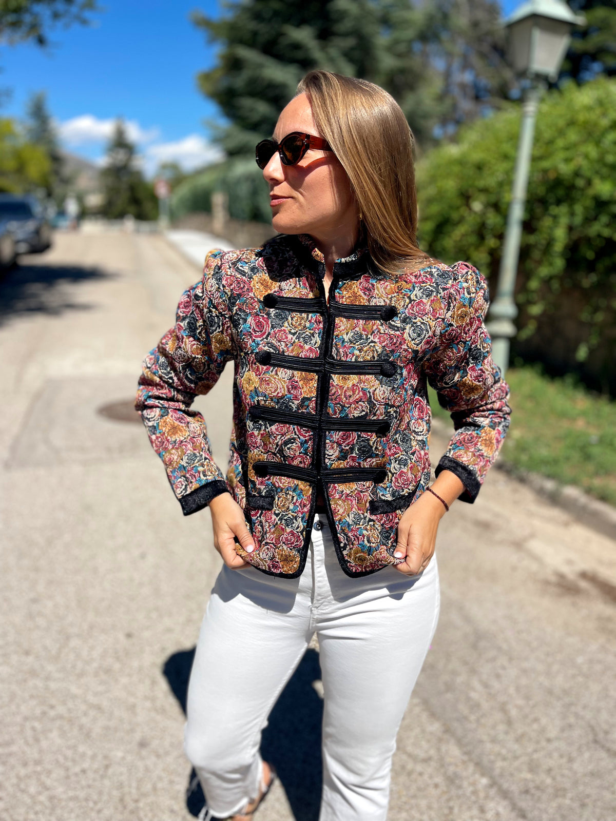 Chaqueta paisley estilo napoleonico