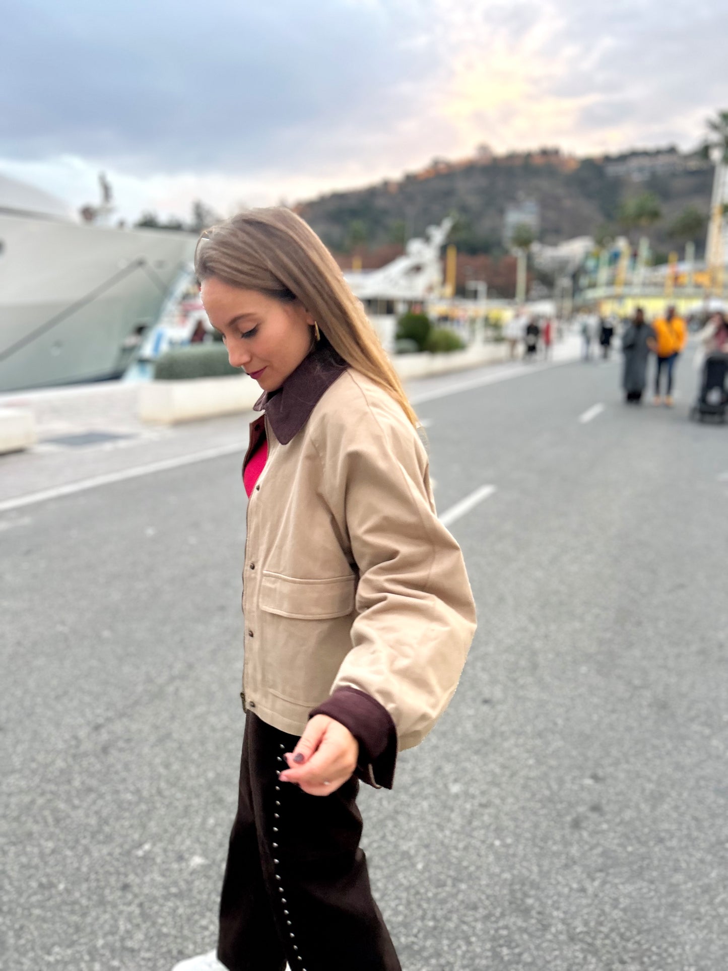 Chaqueta/Abrigo acolchado cuello pana