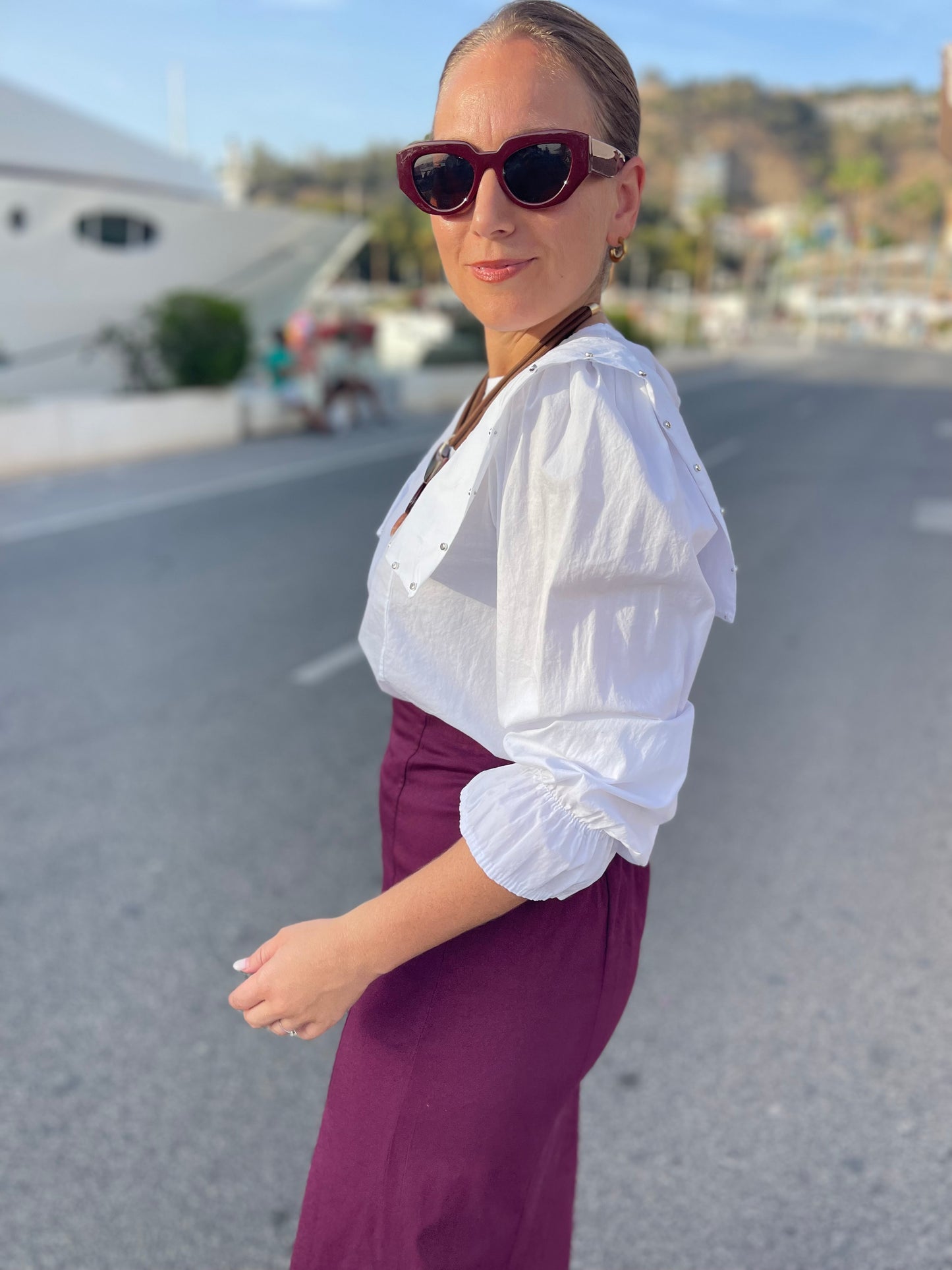 Blusa solapas tachuelas