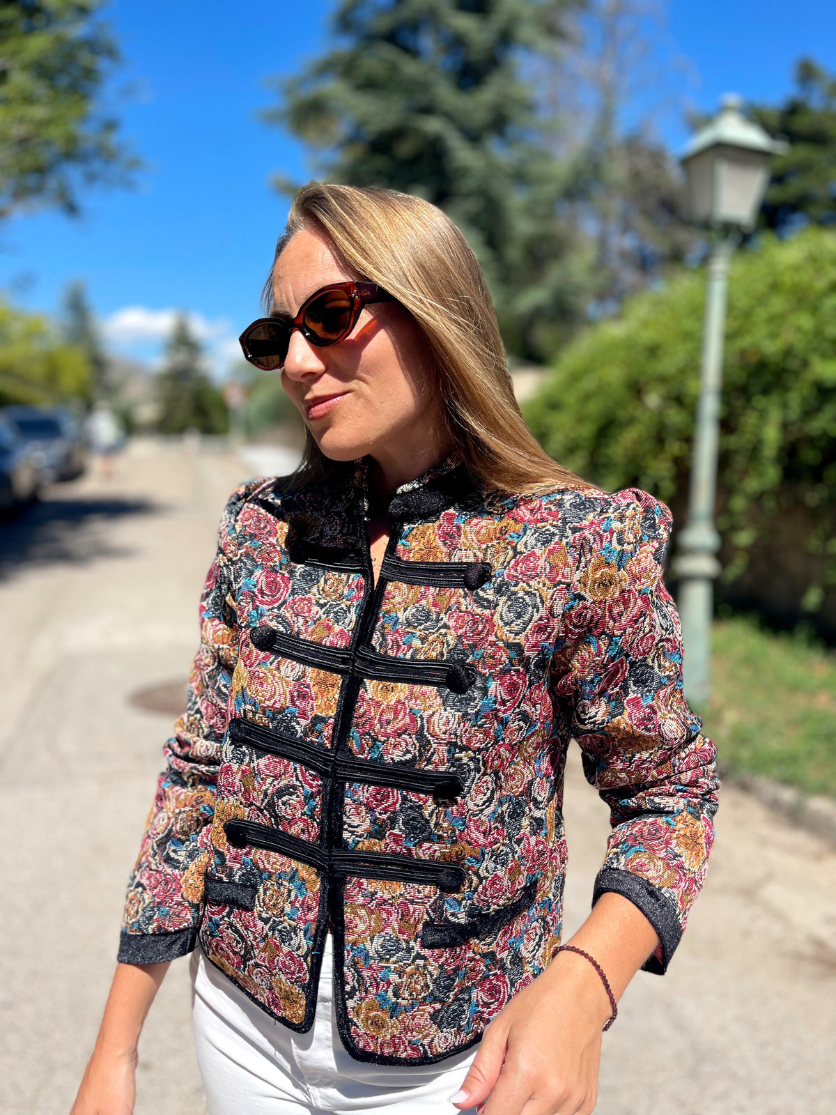 Chaqueta paisley estilo napoleonico