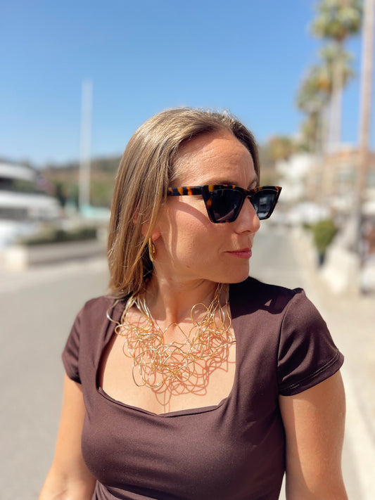 Collar ligero con estructura
