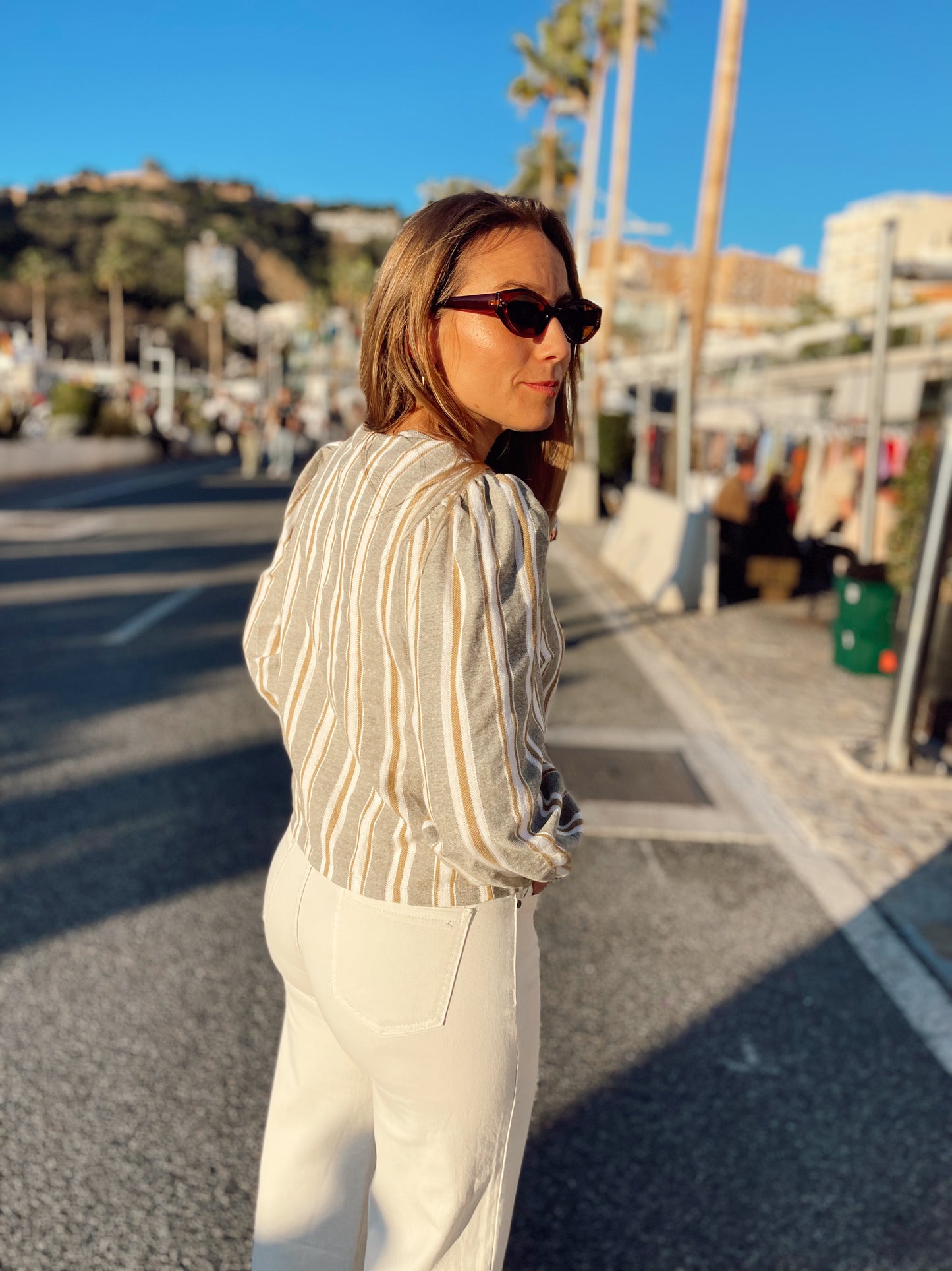 Pantalon vaquero beige elástico de tiro alto recto