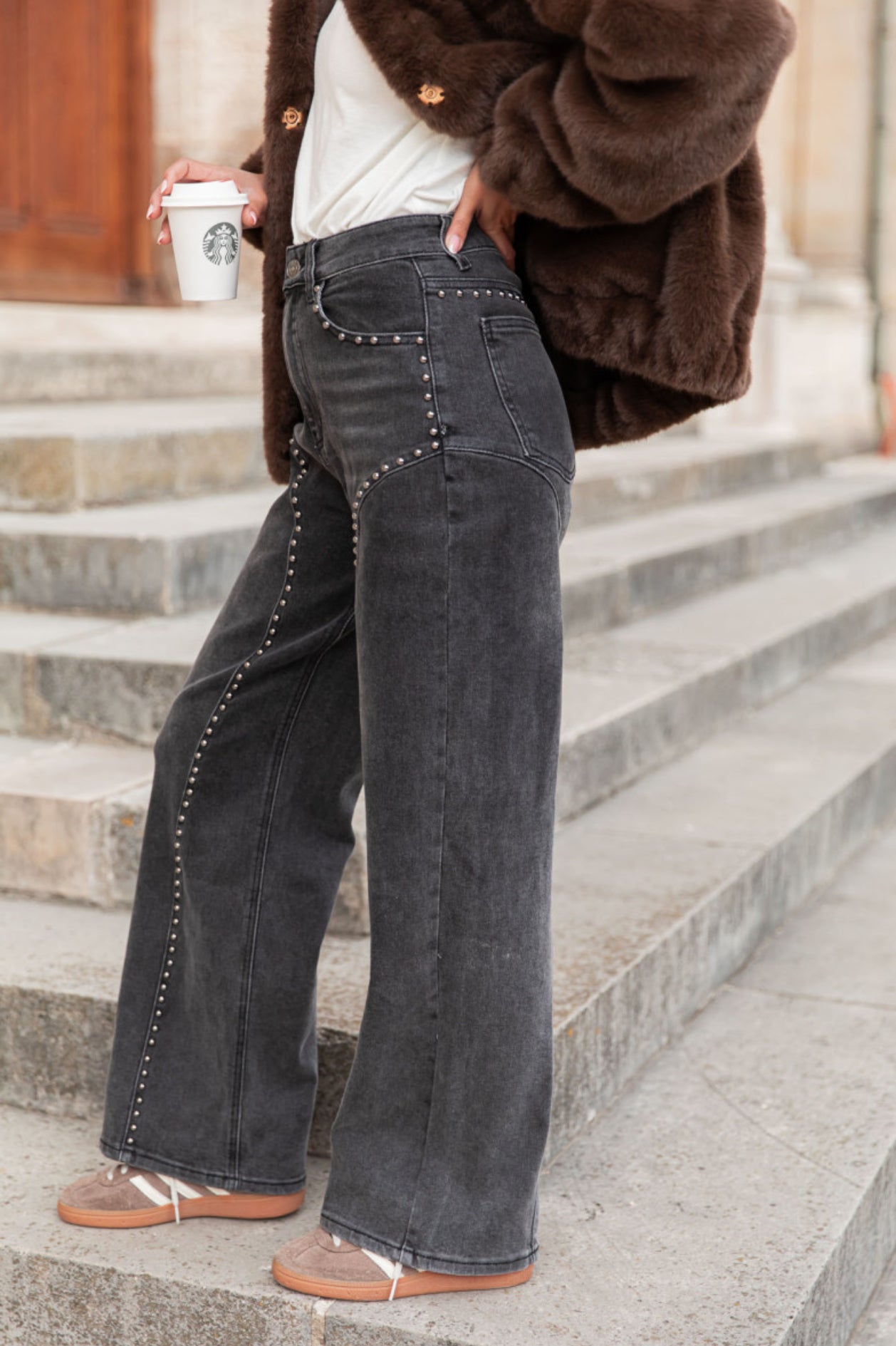 Pantalón vaquero tachuelas elástico