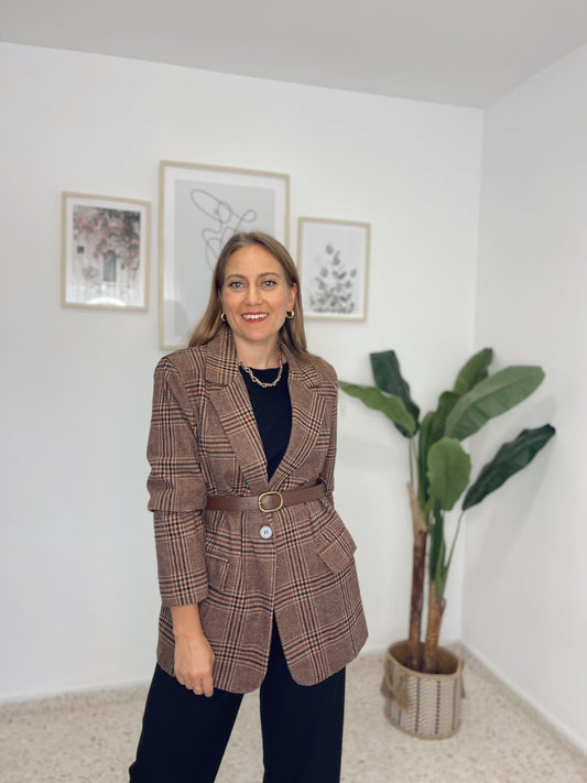 Blazer cuadros marron con cinturón