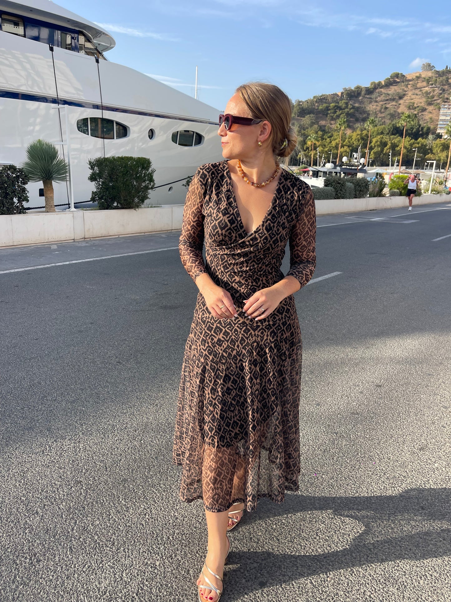Vestido tul marrón