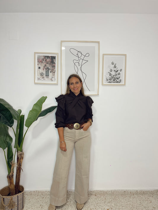 Pantalon Vaquero beige wide leg tiro alto linea y vespunte bajo