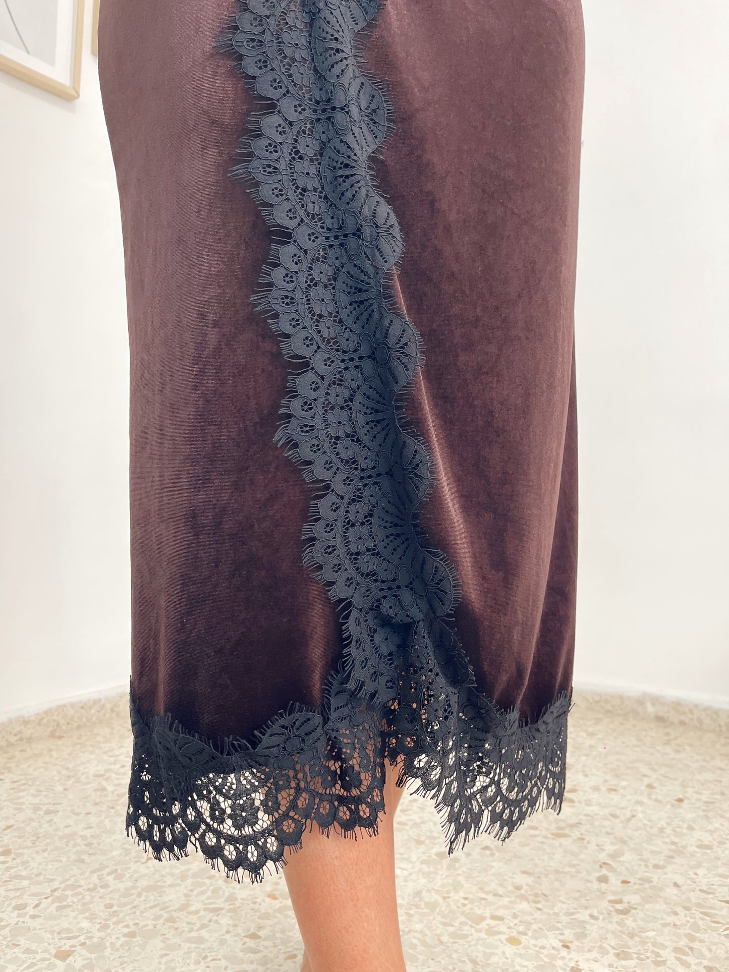 Falda terciopelo encaje