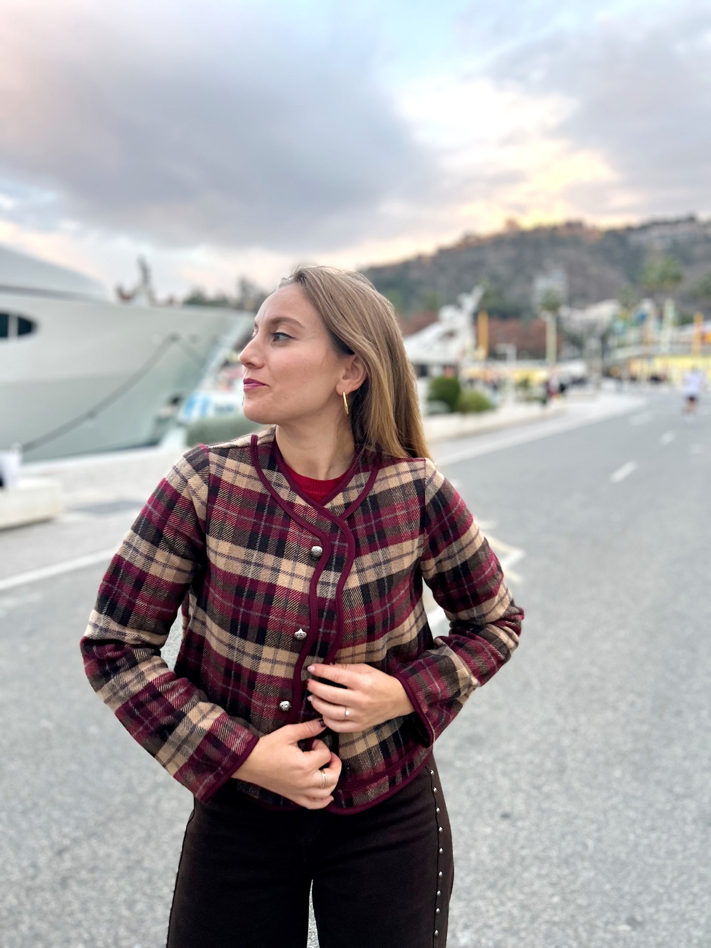 Chaqueta aurora cuadros burdeos