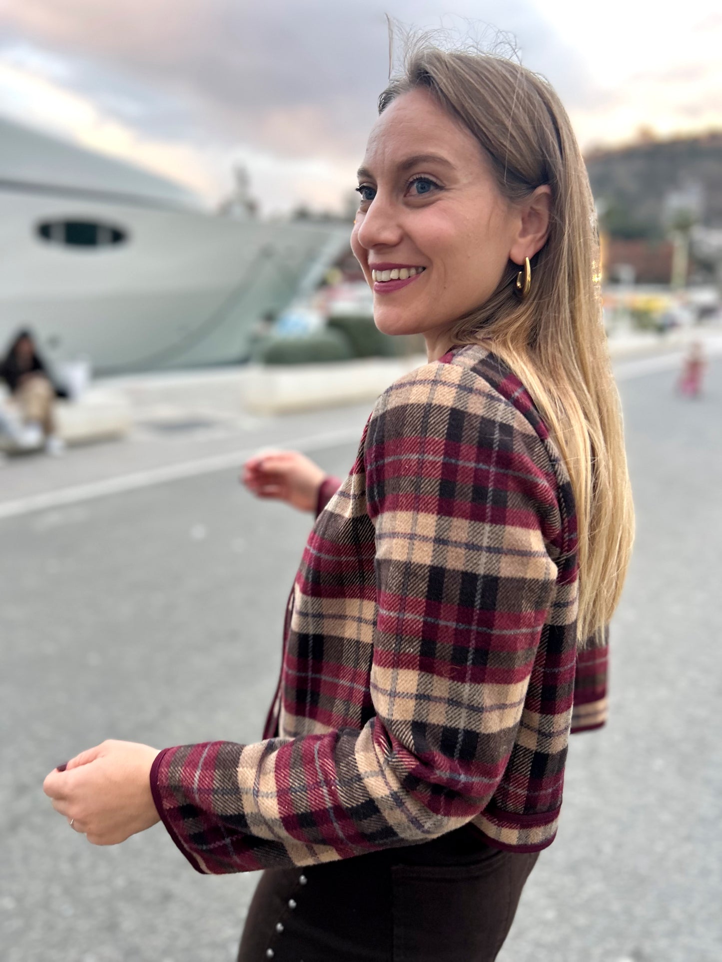 Chaqueta aurora cuadros burdeos