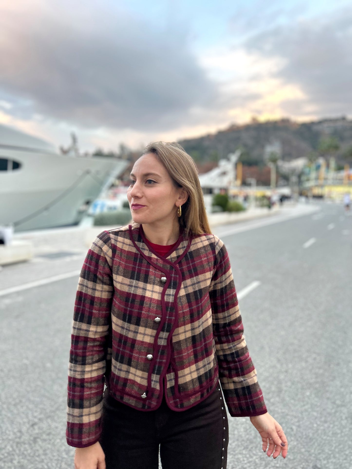 Chaqueta aurora cuadros burdeos