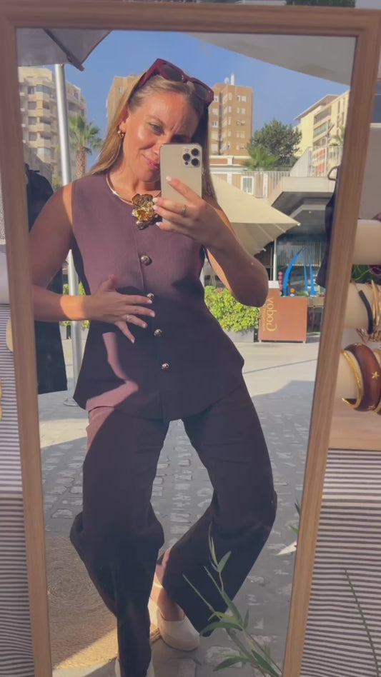 Chaleco punto botones peplum chocolate